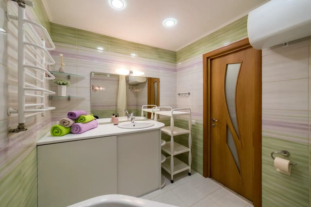 Центр. 2-Комн. Генерала Алмазова 4. Apartment Kiev