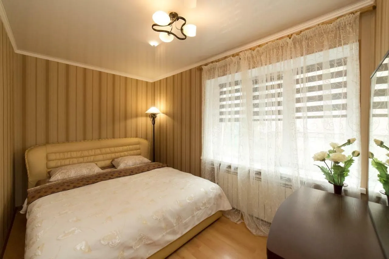 Центр. 2-Комн. Генерала Алмазова 4. Apartment Kiev